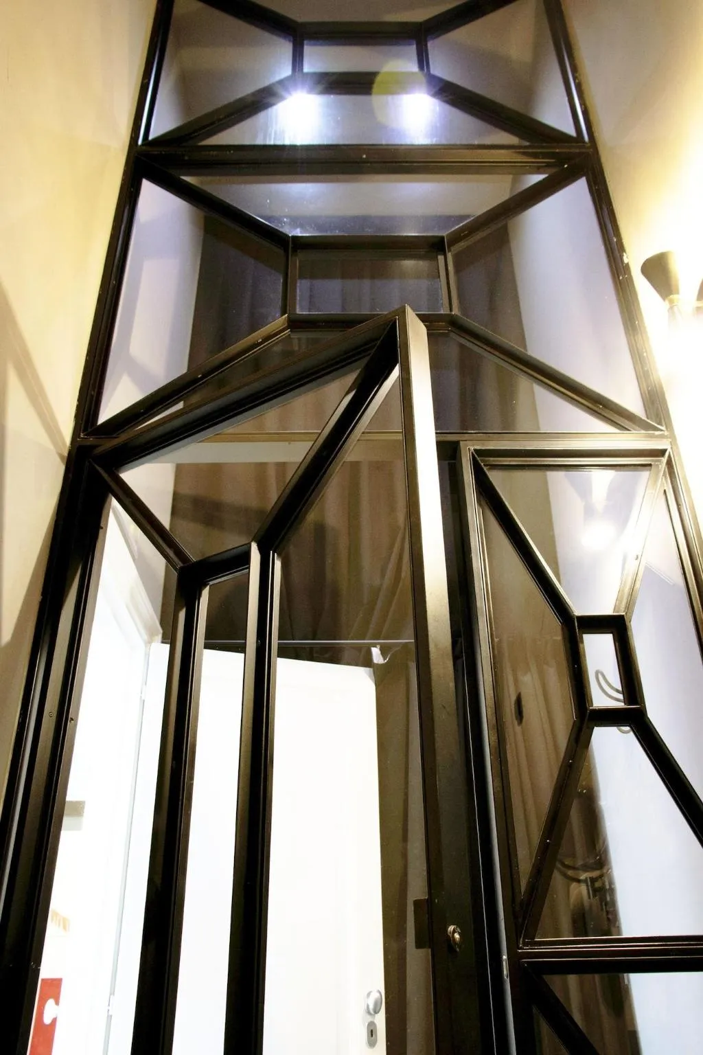 Room, Asmundo Di Gisira, Catania
