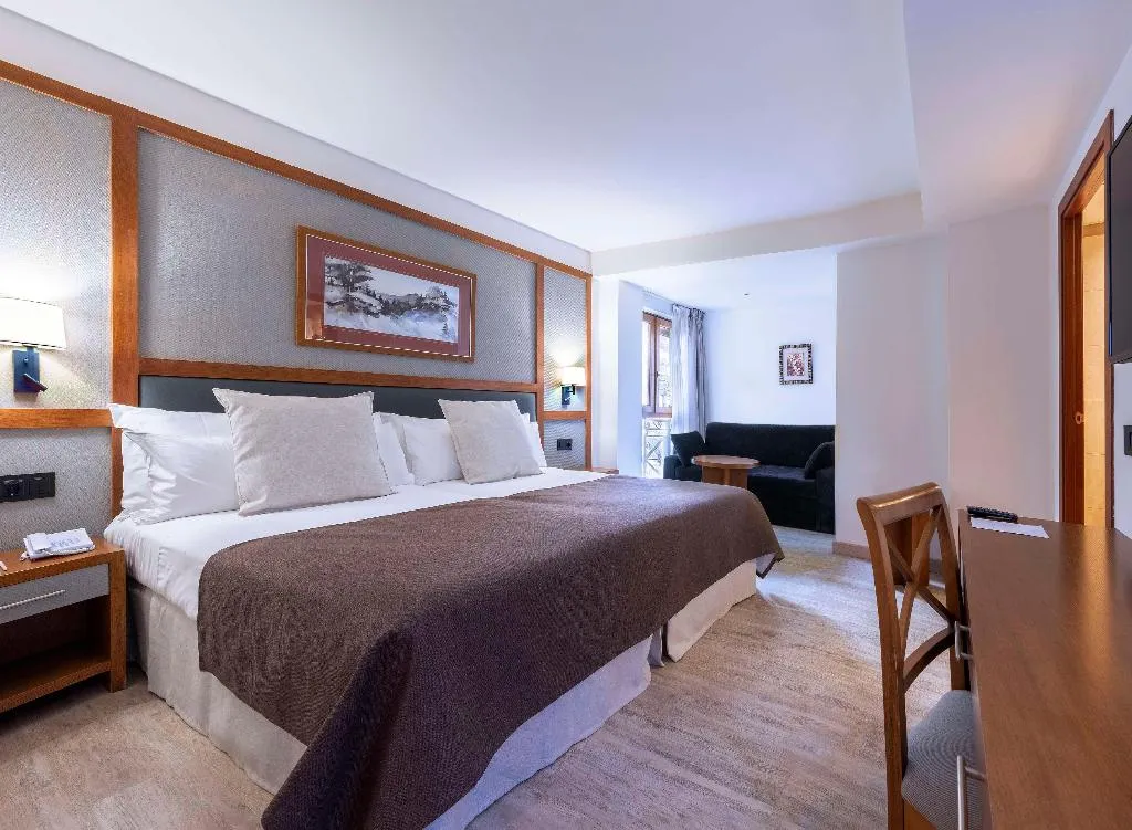 TRIPLE STANDARD Room, Vielha Val d’Arán Affiliated by Melia, Costa Brava