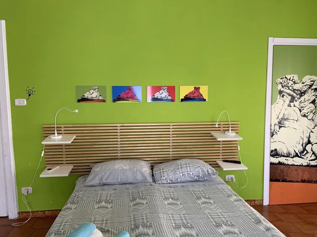 Room, B&B Tarumbò, Naples
