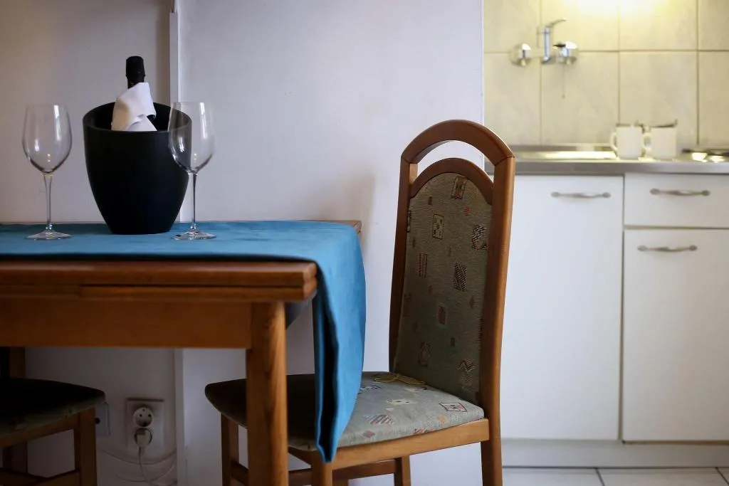 Room, Palac, Split
