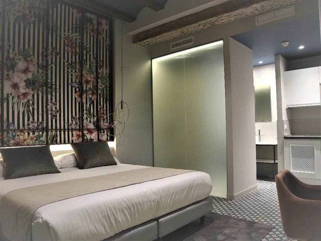TRIPLE STANDARD Room, You&Co. Quart Boutique, Valencia