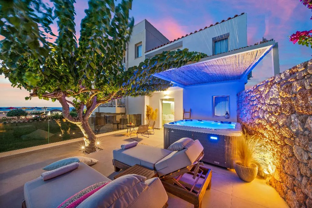 SUITE WITH JACUZZI Room, Notos Heights Hotel & Suites, Crete