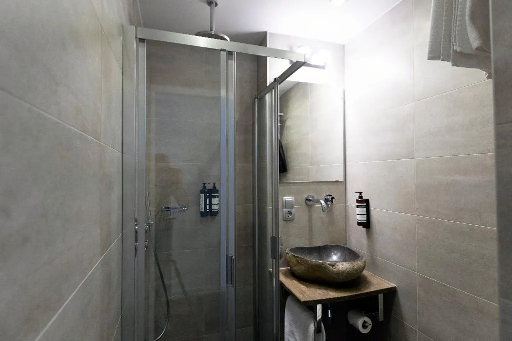 TRIPLE STANDARD Room, Quentin England Hotel, Amsterdam