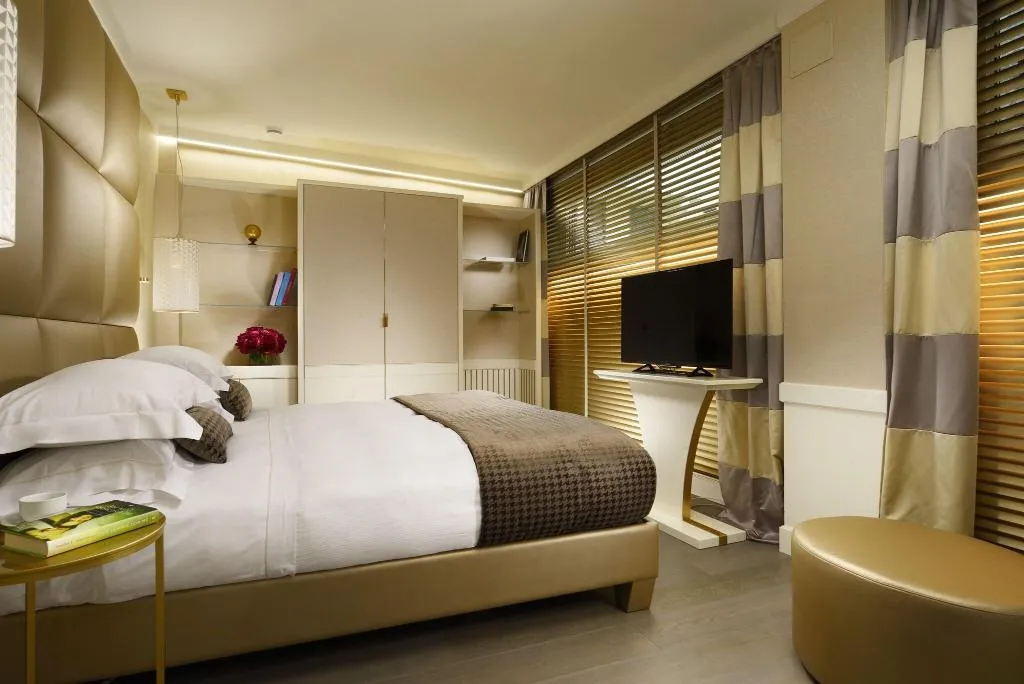 STUDIO DELUXE KING BED Room, Ponte Vecchio Suites & Spa, Florence