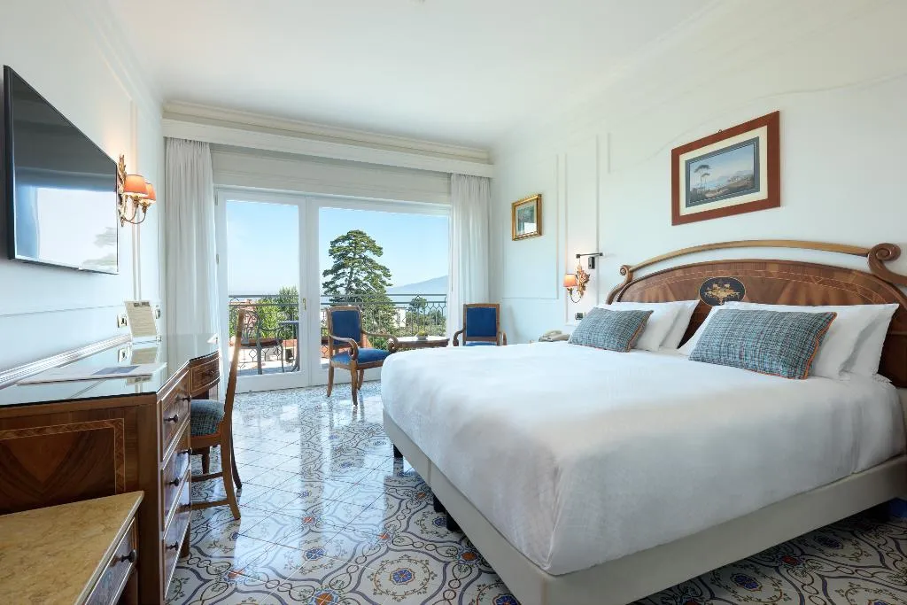 Double or Twin COMFORT SEA VIEW Room, Grand Hotel De La Ville, Naples