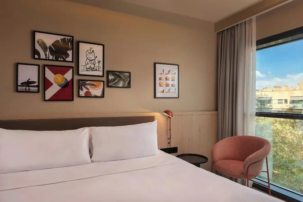 DOUBLE CITY VIEW KING BED Room, Four Points by Sheraton Barcelona Diagonal, Barcelona