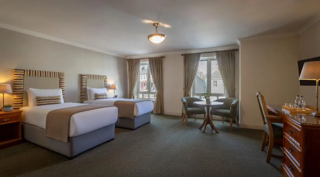 TWIN SUPERIOR Room, Bracken Court Hotel, Dublin