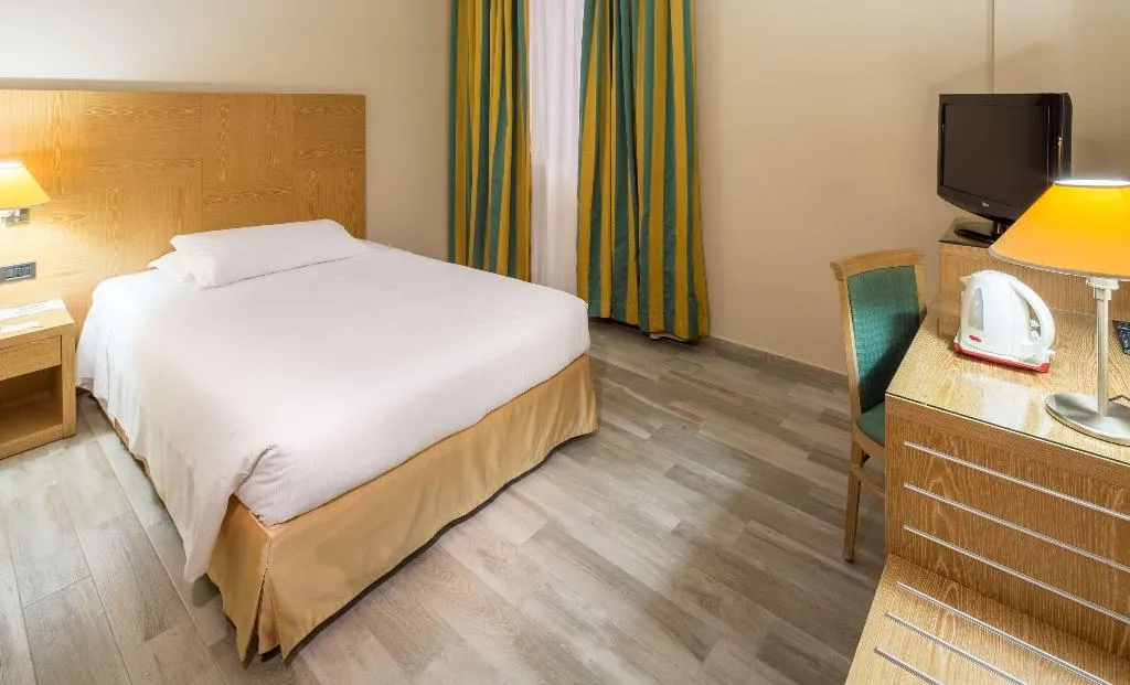 Room, Best Western Cavalieri della Corona, Milan