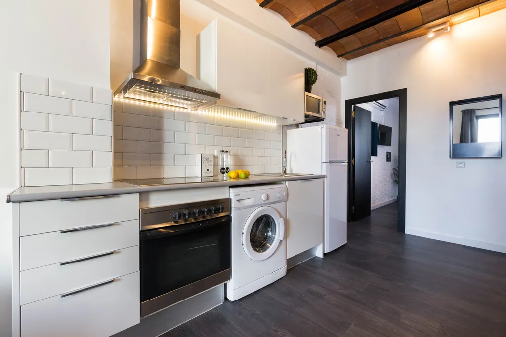 APARTMENT THREE BEDROOMS Room, La Mare by The Streets, Barcelona