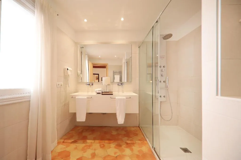 JUNIOR SUITE STANDARD Room, Ah Art Hotel Palma, Majorca