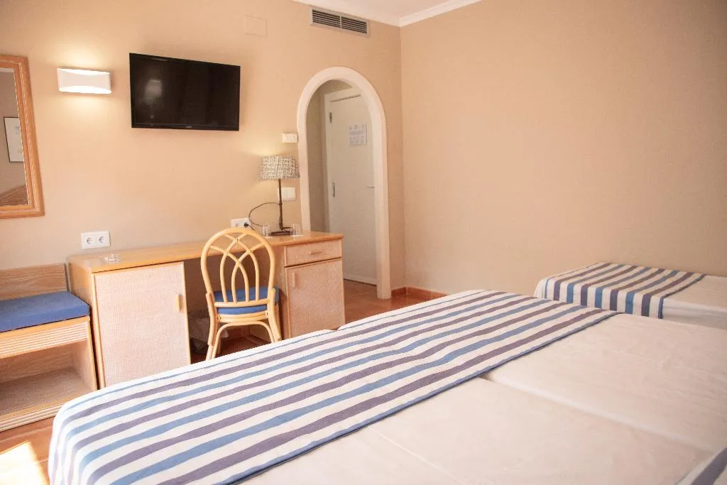 TRIPLE STANDARD Room, DWO Les Palmeres, Costa Brava