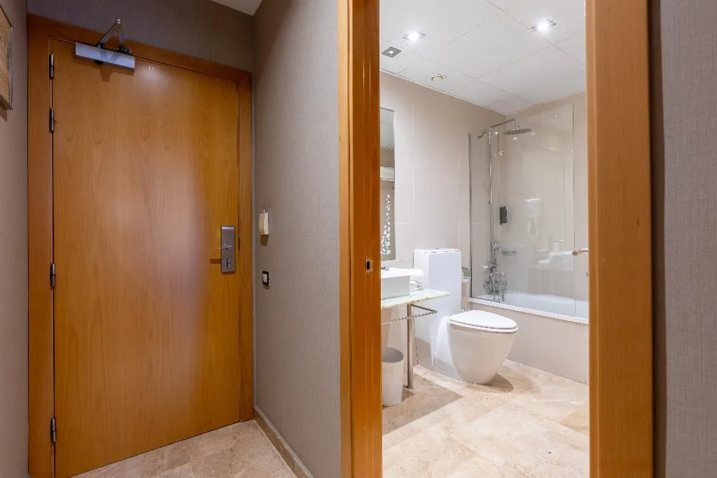 TRIPLE WITH BALCONY Room, Del Mar, Barcelona