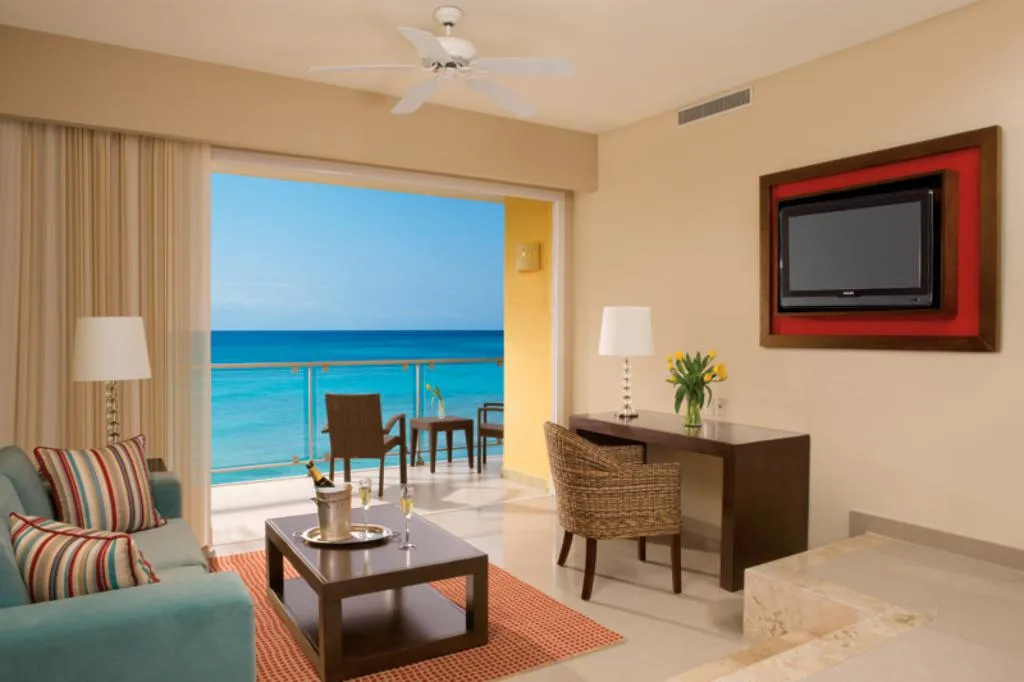 JUNIOR SUITE OCEAN FRONT Room, Dreams Jade Resort & Spa - All Inclusive, Cancun Area