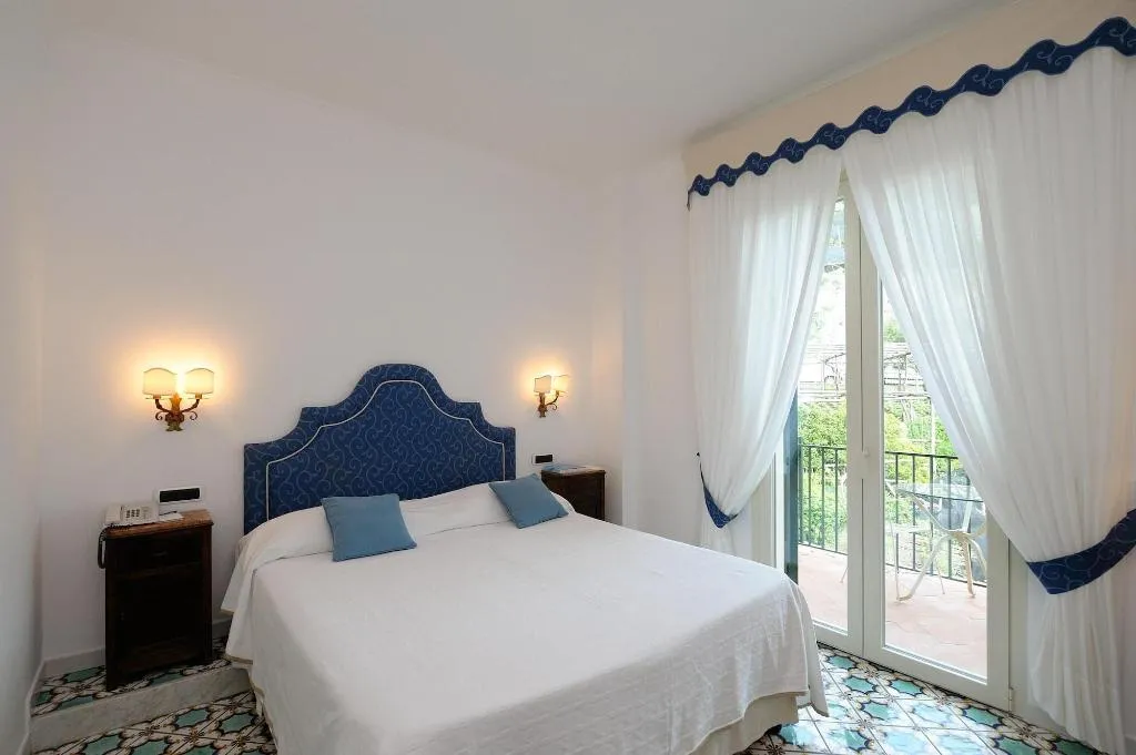 Room, Hotel Santa Caterina, Naples