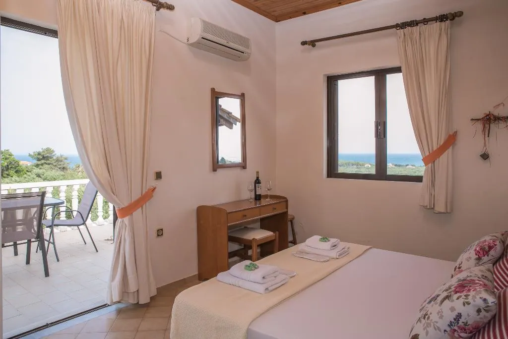 FAMILY ROOM STANDARD Room, Villa Kapnisi, Zante