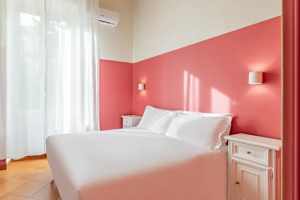 Room, Infinito, Rome