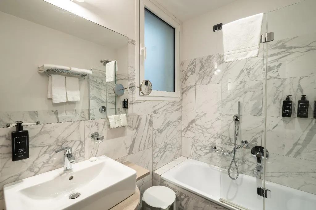 DOUBLE STANDARD Room, Regina, Milan