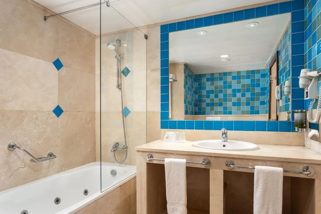 SUITE RESORT VIEW Room, Grande Real Santa Eulalia Resort & Hotel Spa, Algarve