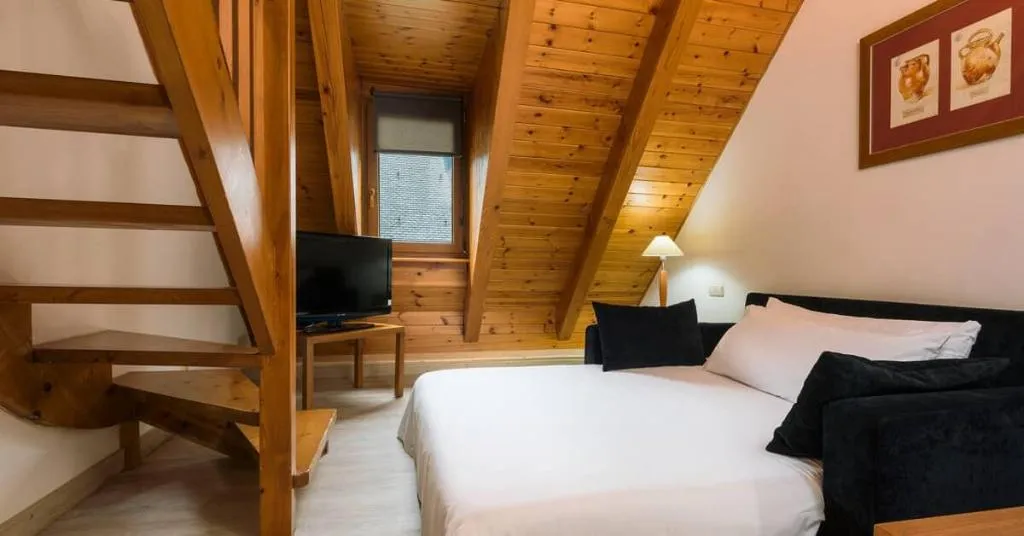 SUITE STANDARD Room, Vielha Val d’Arán Affiliated by Melia, Costa Brava
