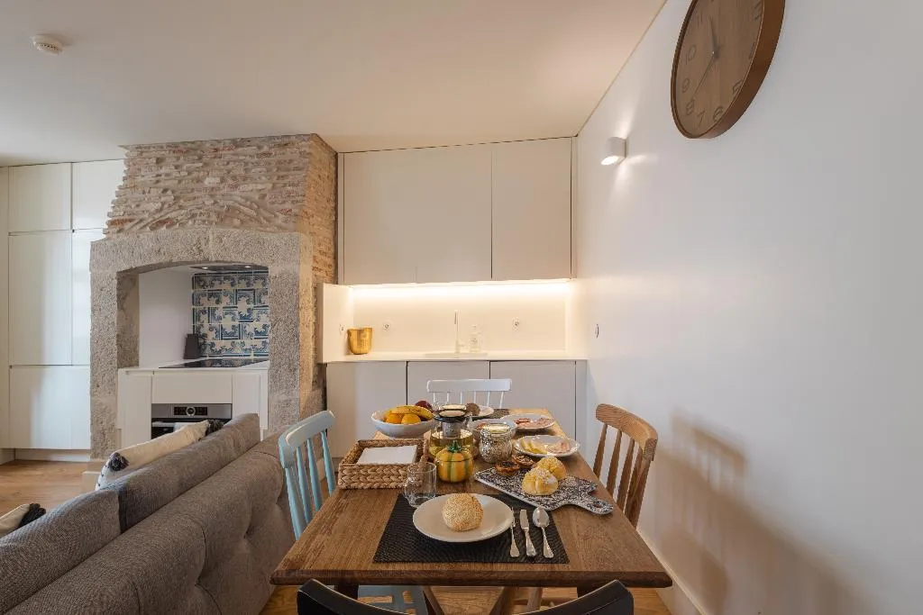 APARTMENT DELUXE ONE BEDROOM Room, Almaria - Edificio Officina Real, Lisbon