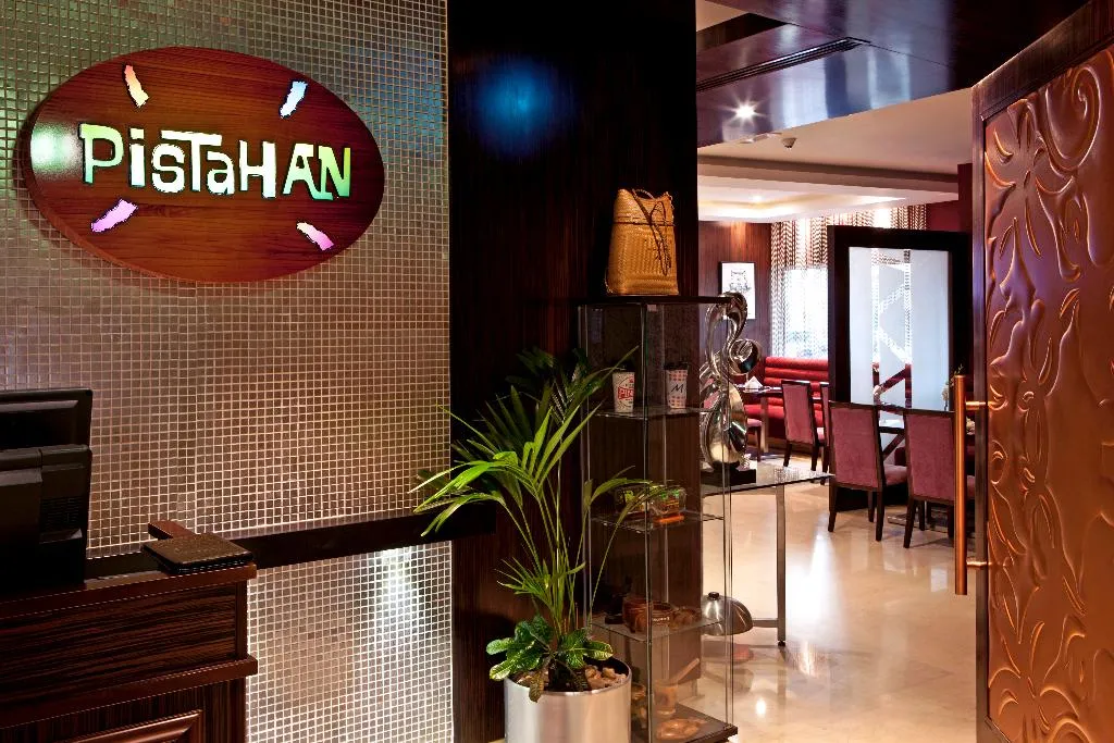 Restaurant, Landmark Grand Hotel, Dubai