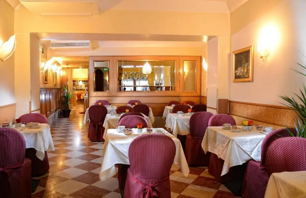 Restaurant, Rialto Hotel, Venice