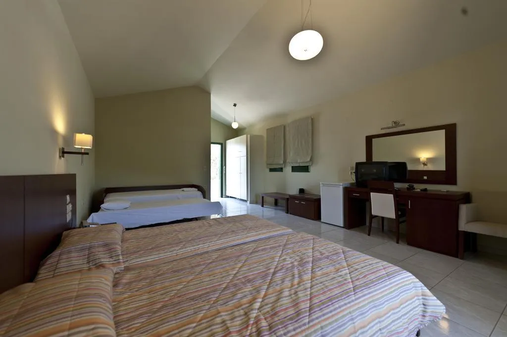 FAMILY ROOM SEA VIEW Room, Skiathos Club Hotel & Suites, Skiathos