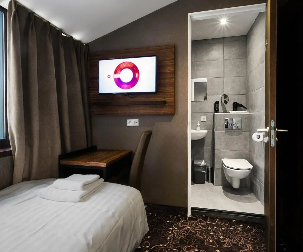 SINGLE ONE BED Room, Amsterdam Lake Hotel, Amsterdam