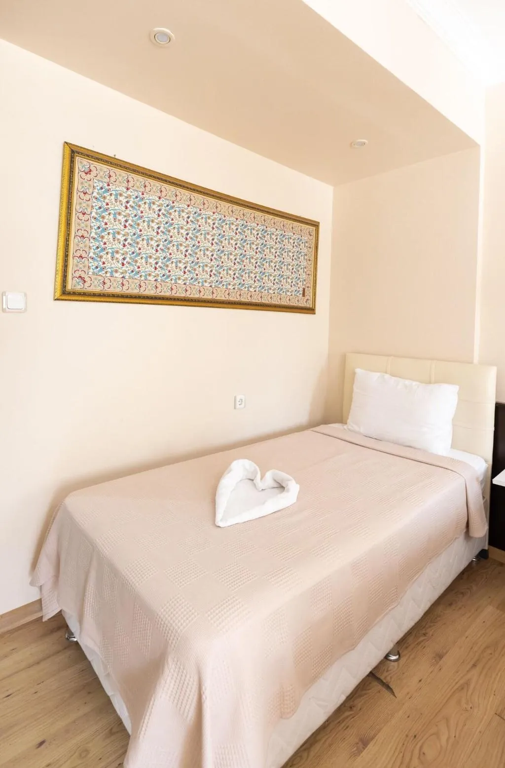 Room, Ephesus Centrum, Izmir