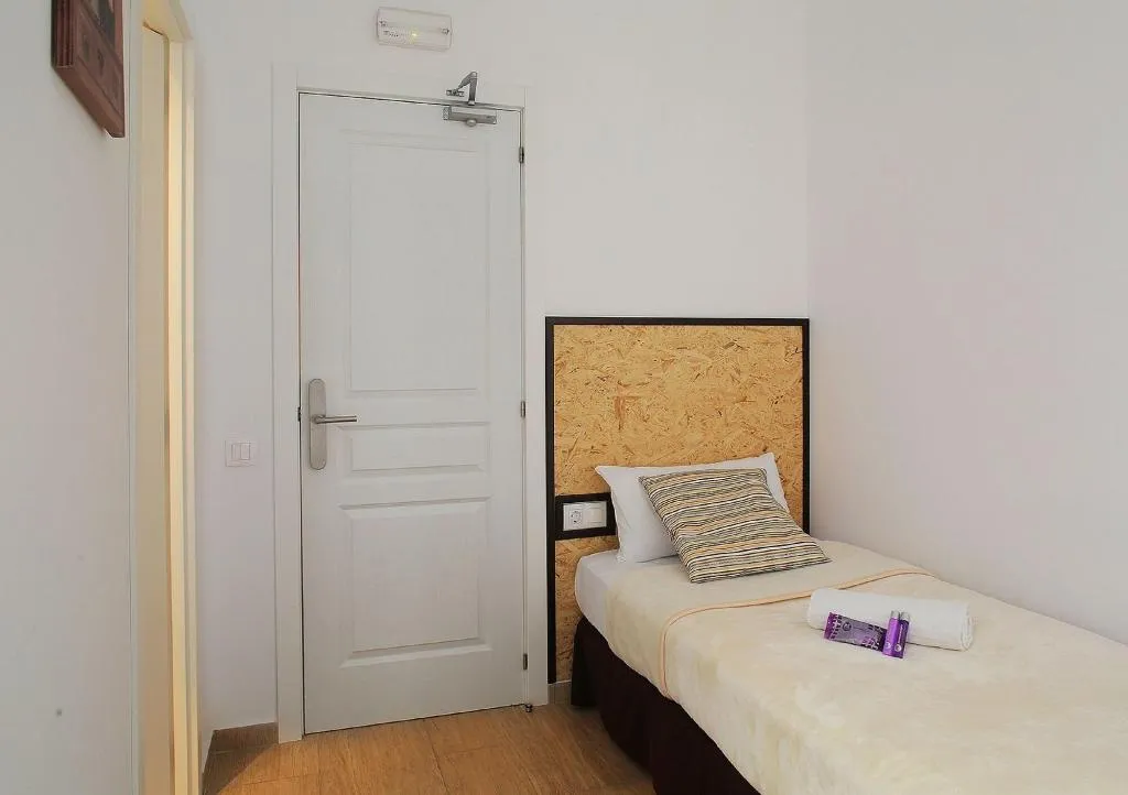 Room, Hostal Balkonia, Barcelona