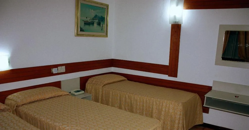 Room, Piccolo Hotel, Milan