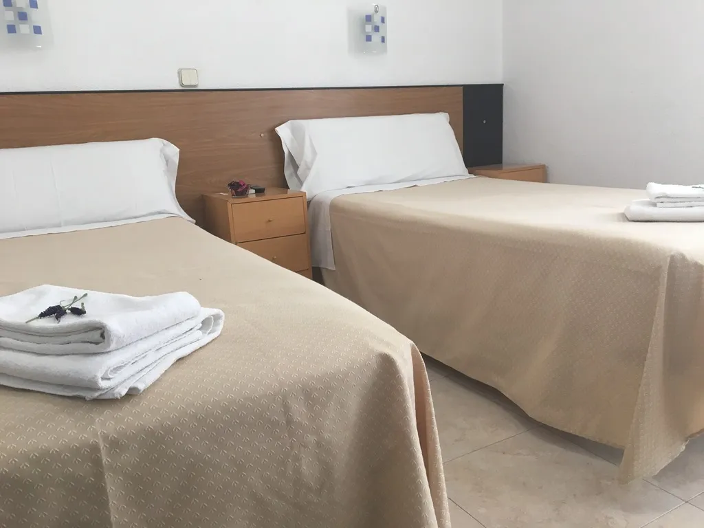 Room, Hostal Residencia Lido, Madrid