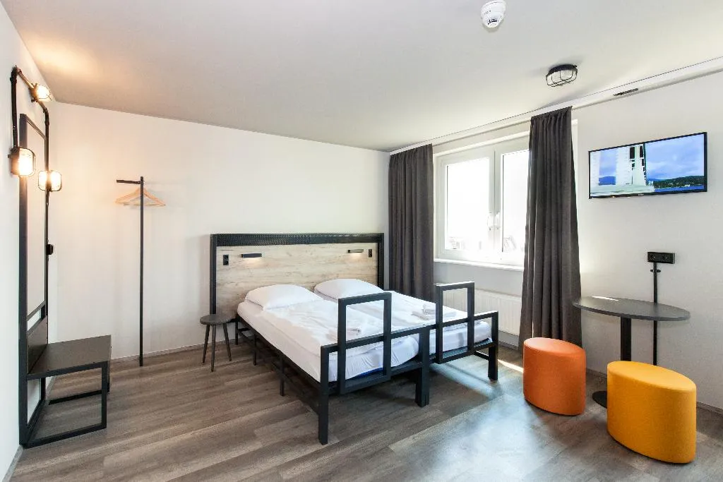 TWIN STANDARD Room, a&o Berlin Mitte, Berlin