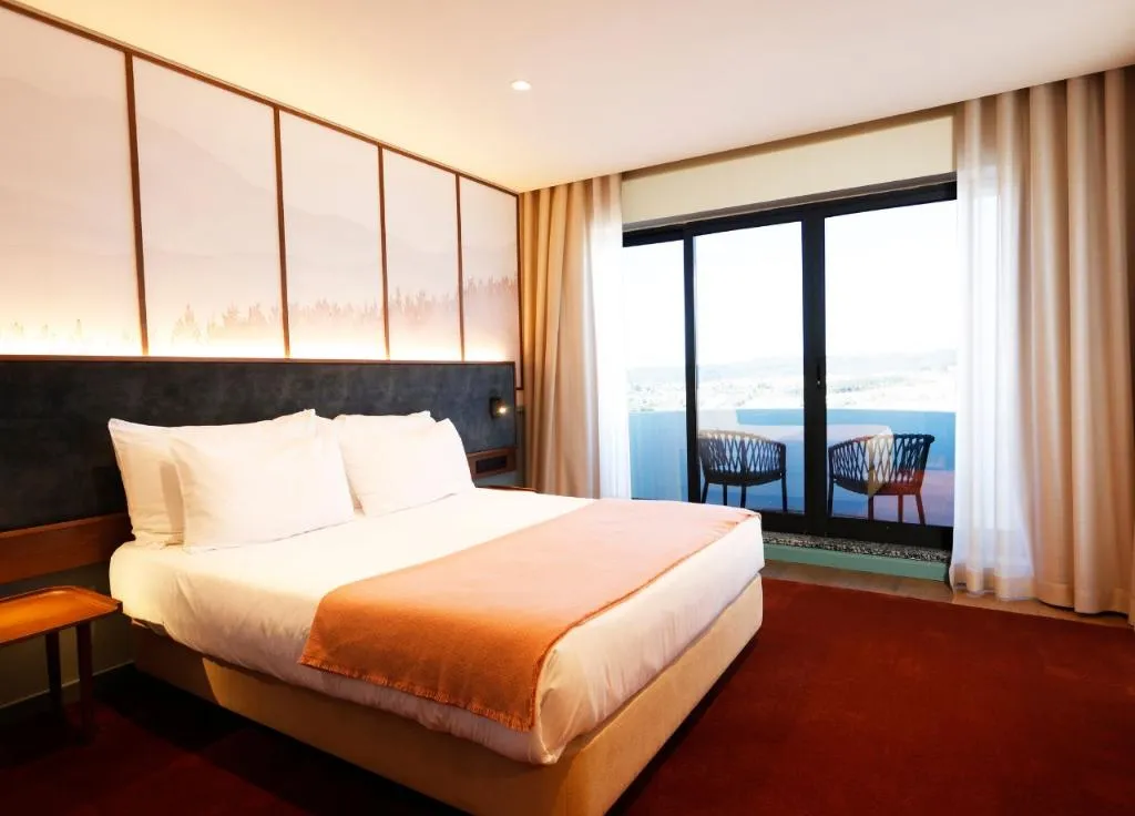 Double or Twin STANDARD Room, Montebelo Viseu Congress Hotel, Porto
