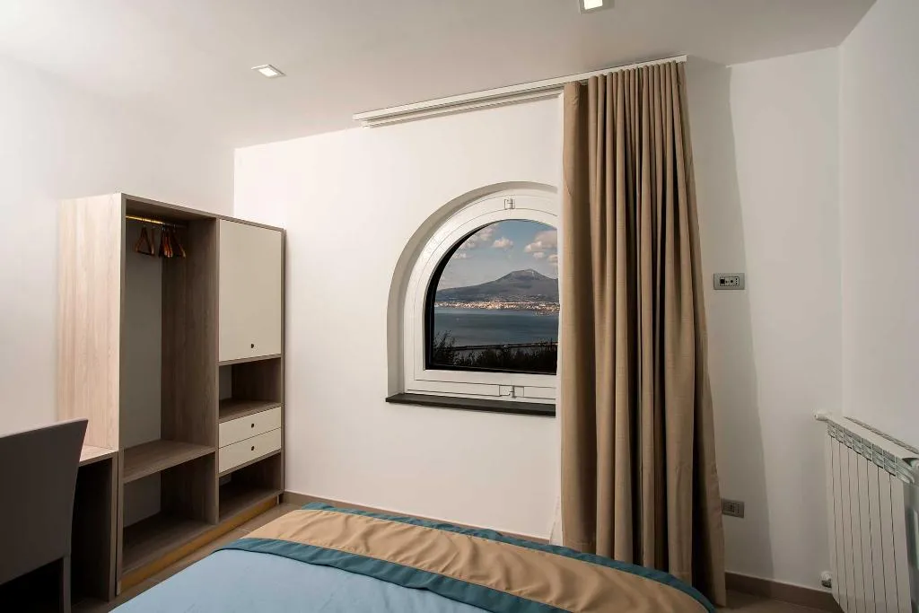 APARTMENT DELUXE SEA VIEW Room, Charme En Bleu, Naples