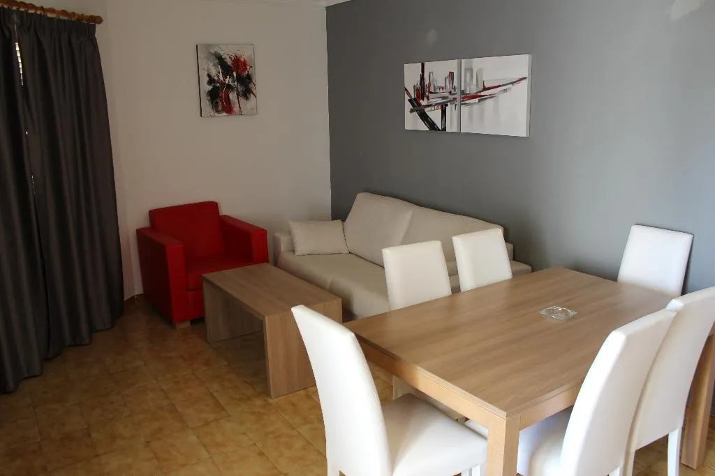 APARTMENT TWO BEDROOMS Room, R2 Cala Millor, Majorca