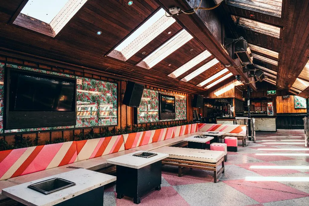 Bar, Russell Court, Dublin