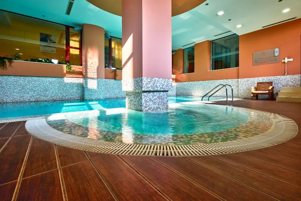 Pool, Yantra Grand Hotel -Sharlopov Hotels, Varna