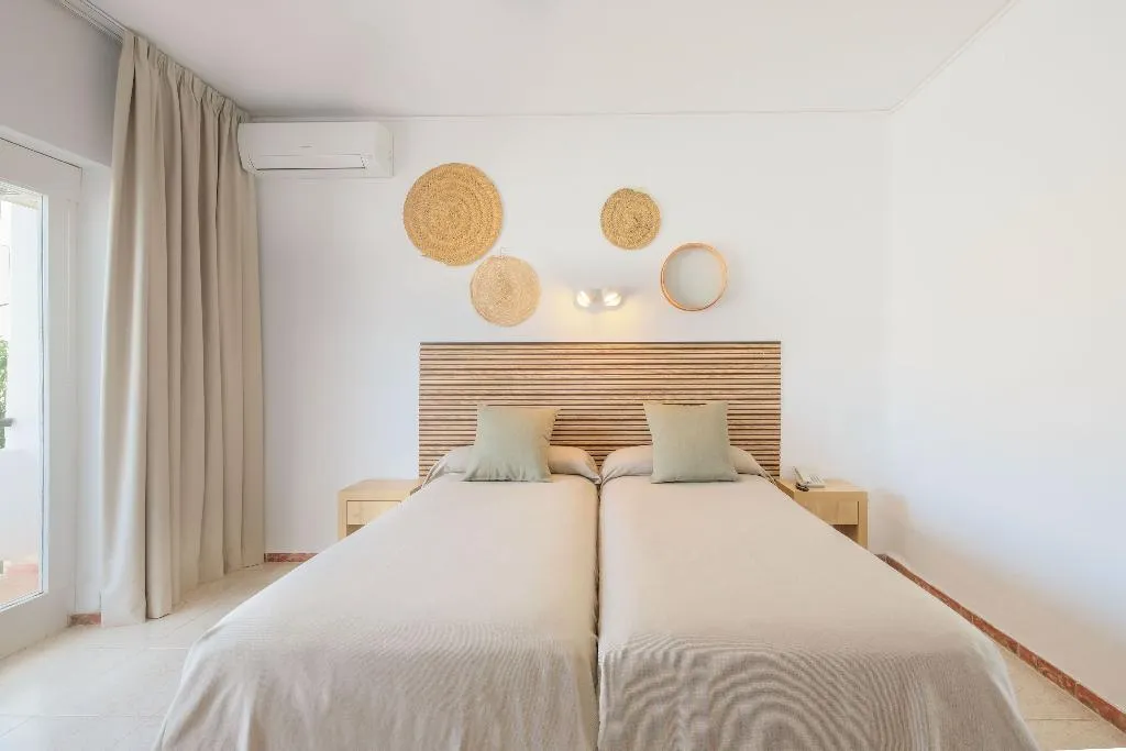 TWIN STANDARD Room, Azuline Hotel Mediterraneo, Ibiza