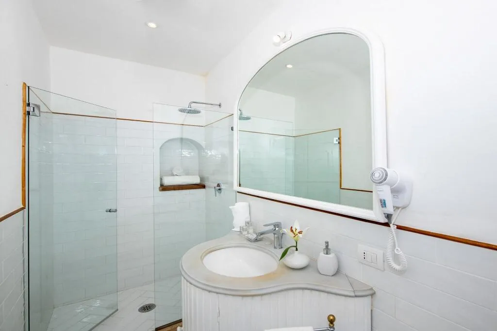 APARTMENT SEA VIEW WITH TERRACE Room, Residence Villa Yiara, Naples