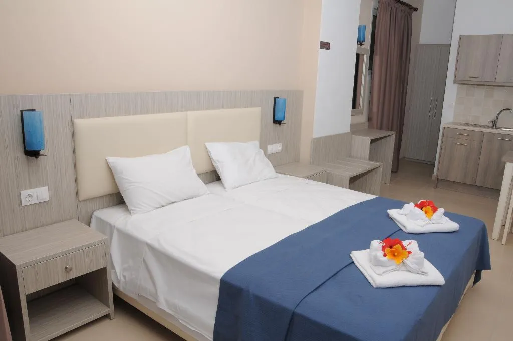 STUDIO SUPERIOR POOL VIEW Room, Mastorakis Studios, Crete