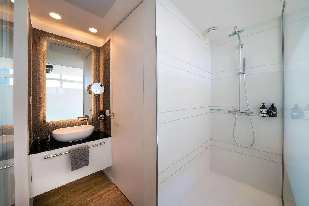 STUDIO CITY VIEW Room, Innside Milano Torre Galfa, Milan
