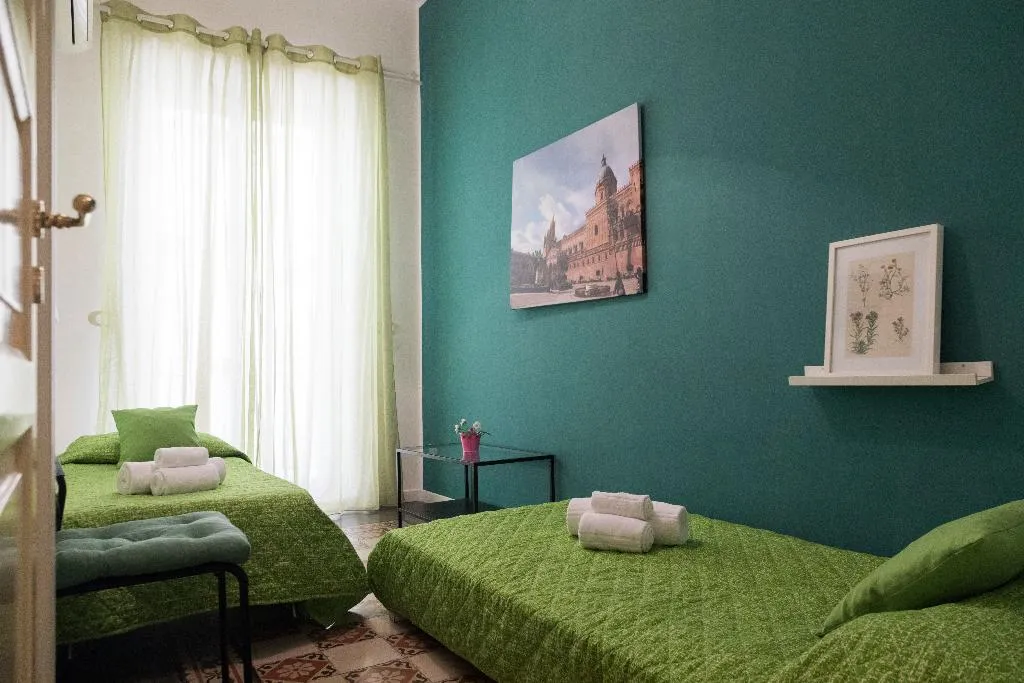 Room, B&B Ai Tintori, Palermo
