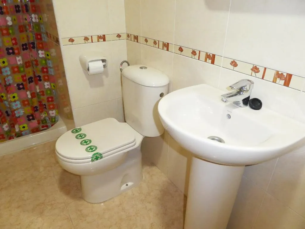 APARTMENT CAPACITY 8 THREE BEDROOMS Room, Apartamentos Tavernes Gandia 3000, Valencia