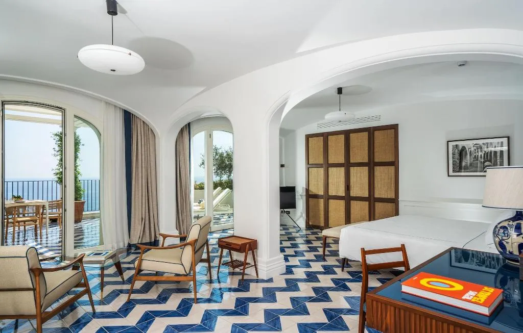 Room, Borgo Santandrea, Naples