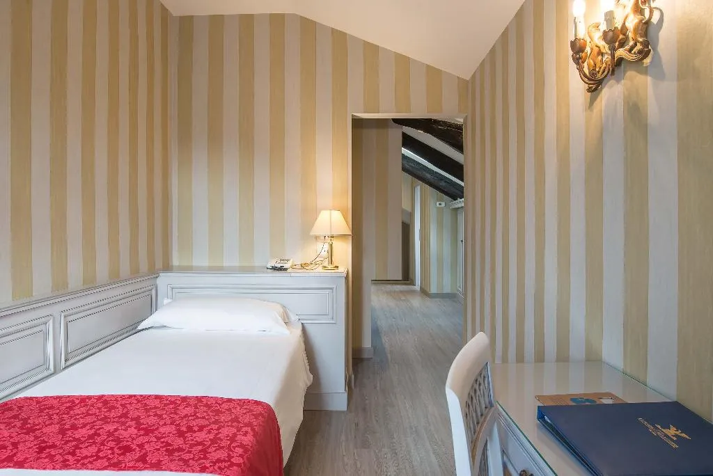 SINGLE COMFORT Room, La Fenice et des Artistes, Venice