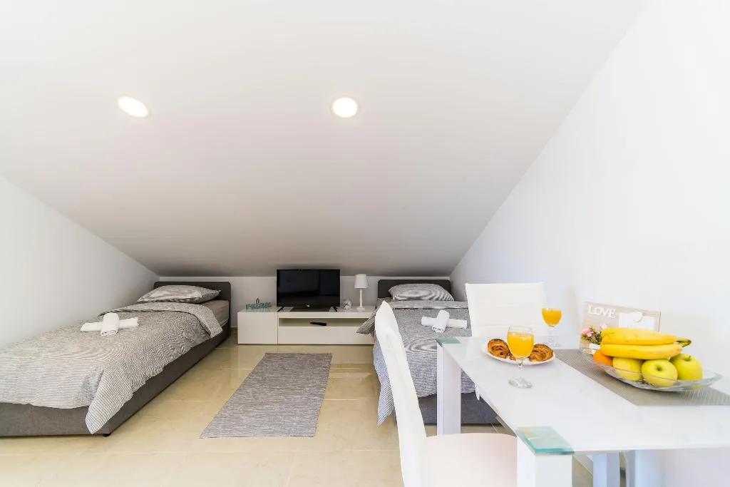 STUDIO DELUXE WITH BALCONY Room, Apartments Smanjak, Dubrovnik