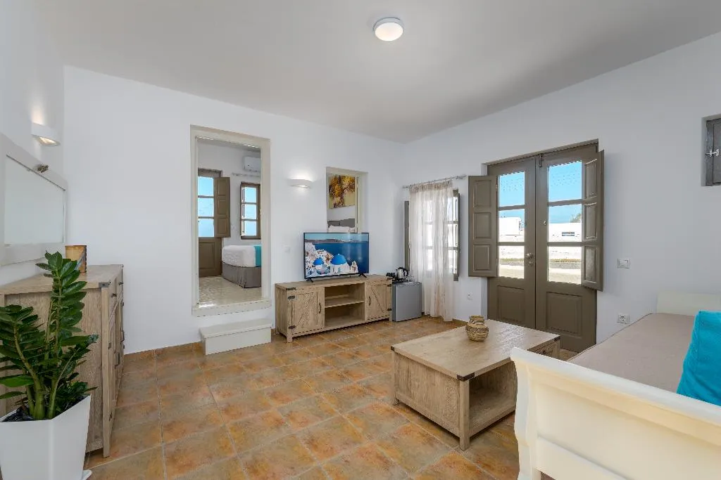SUITE SEA VIEW HONEYMOON Room, En Plo Boutique Suites, Santorini