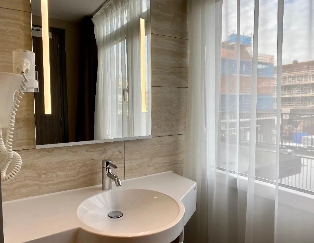 SINGLE STANDARD Room, Xo Hotels Infinity, Amsterdam
