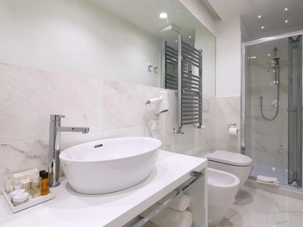 Room, Tullia And Prisca Relais Guest House, Naples